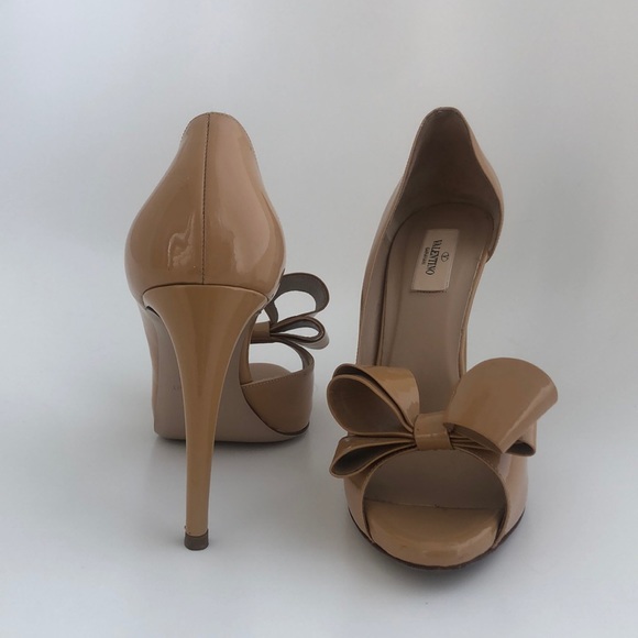 Valentino Nude Patent Bow Patent Leather Pumps - Picture 1 of 8